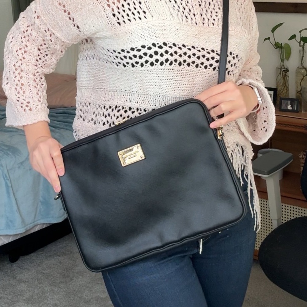 Michael kors black crossbody bag large clutch